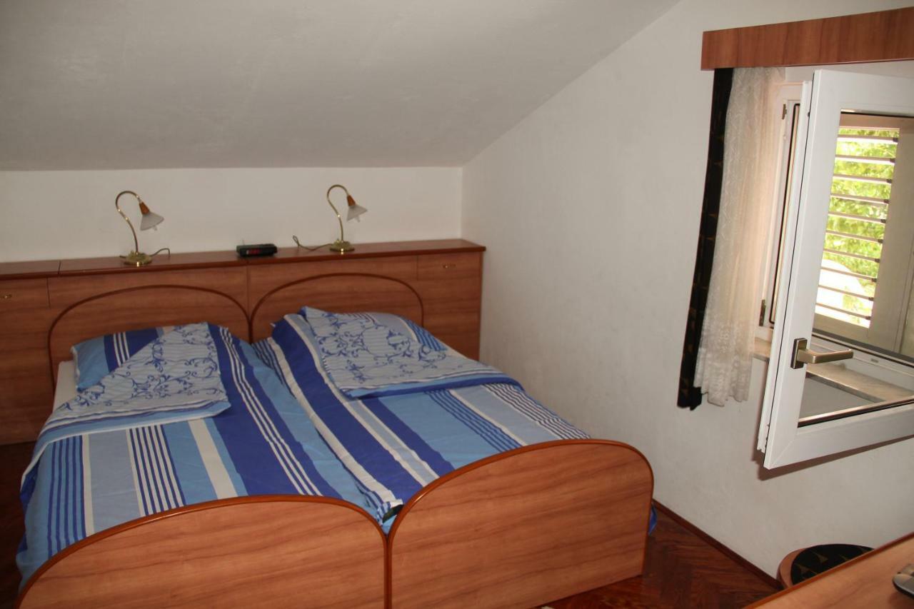 Apartmani Rasan Malinska Eksteriør billede
